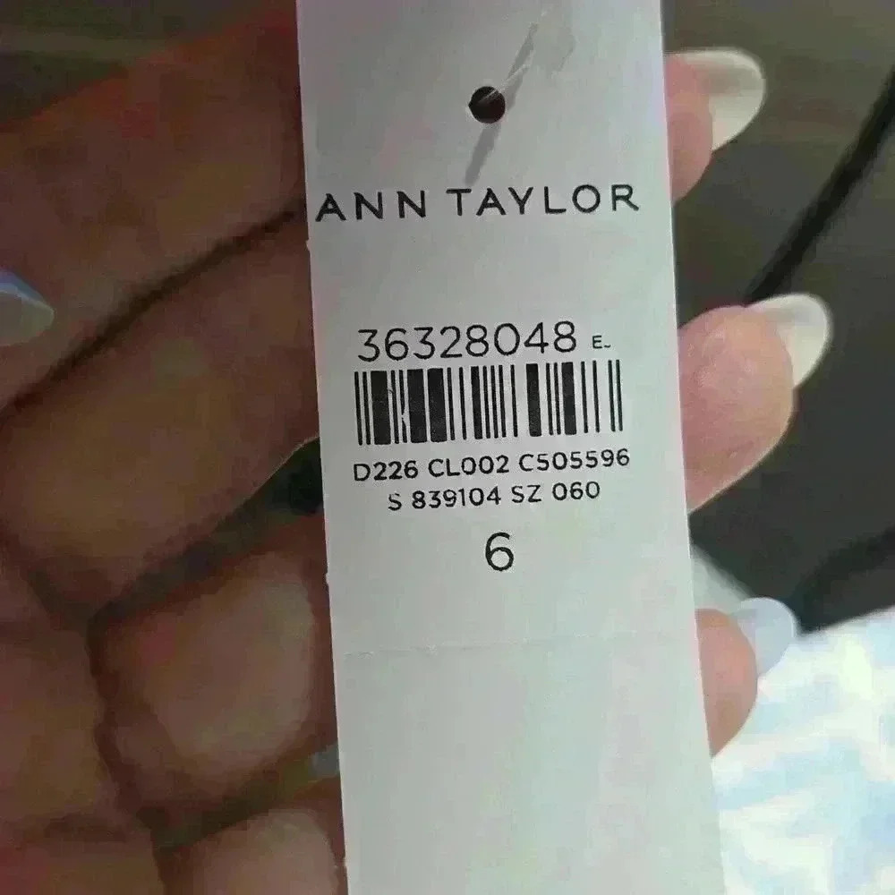 NWT ANN TAYLOR GEO PATTERN CROP PANTS​ - Picture 4 of 5